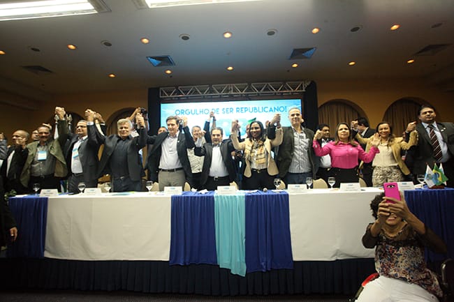Eduardo Lopes  apresentou os pré- candidatos a prefeitos e vice-prefeitos de outros municípios