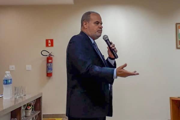 Segundo o presidente do Procon Carioca, Jorge Braz (PRB), os treinamentos para empresas são promovidos para evitar erros encontrados pelos fiscais nos estabelecimentos
