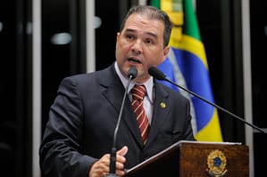 Senador Eduardo Lopes (PRB-RJ) pede cautela na votação do novo Código Penal