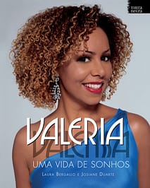 Capa fechada Valeria Valenssa (1)